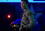 Сериал Слишком стар, чтобы умереть молодым / Too Old to Die Young (2019) - cцена 5